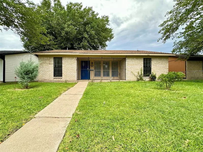 9815 Glengreen Drive, Dallas, TX 75217