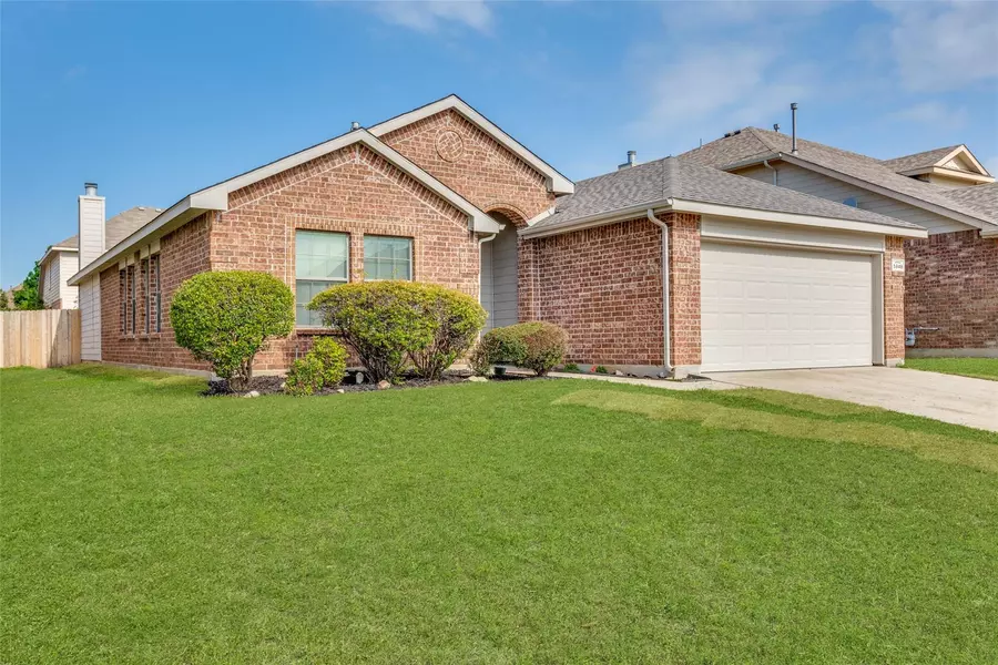 5849 Arena Circle, Fort Worth, TX 76179