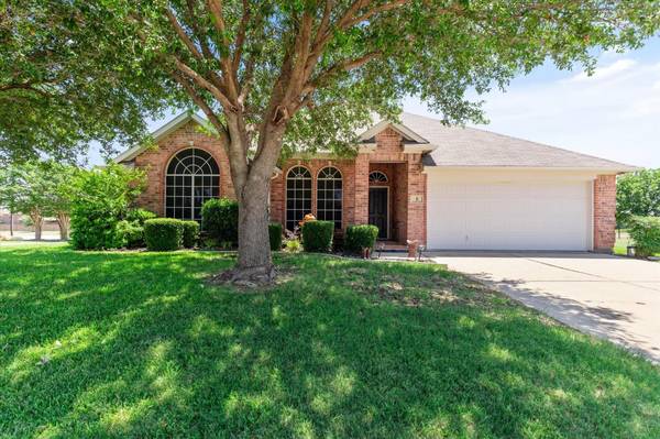 5 Lucas Lane, Edgecliff Village, TX 76134