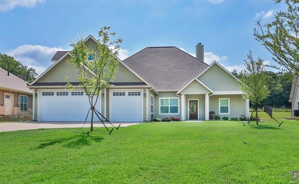 226 Colt Drive, Lake Kiowa, TX 76240