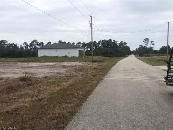 Lehigh Acres, FL 33974,521 Redwood AVE S