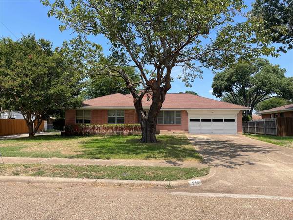 214 Betty Drive, Richardson, TX 75081