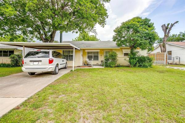 712 N Ray Street, Alvarado, TX 76009