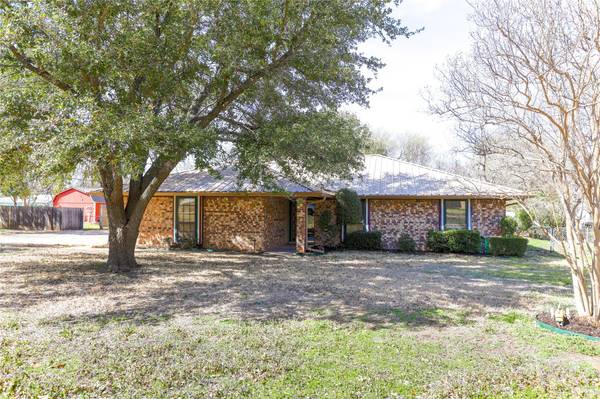 127 Woodbine Drive, Burleson, TX 76028