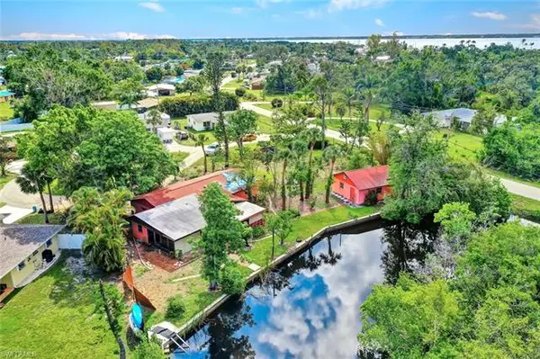 118 Brooks RD, North Fort Myers, FL 33917