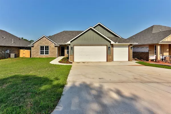 Jones, OK 73049,523 SW 6th Street