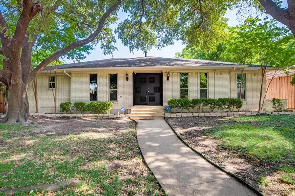 2304 Babalos Lane, Dallas, TX 75228