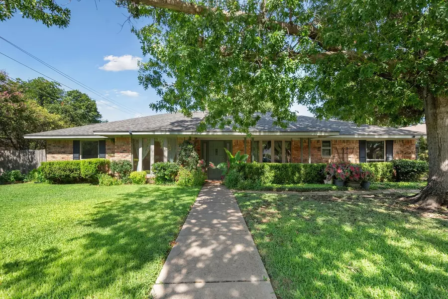 5200 Wentworth Street, Fort Worth, TX 76132