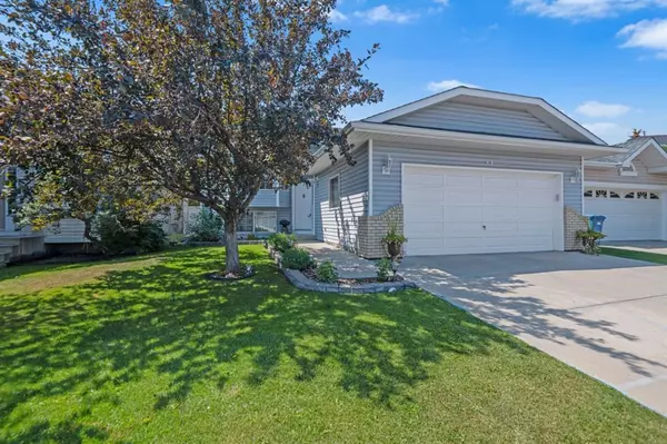 Calgary, AB T3A 5C8,84 Hidden Vale Close NW