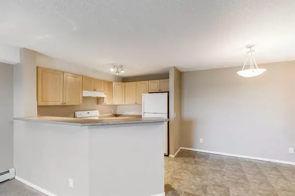 Airdrie, AB T4B 4G9,304 Mackenzie WAY SW #8416