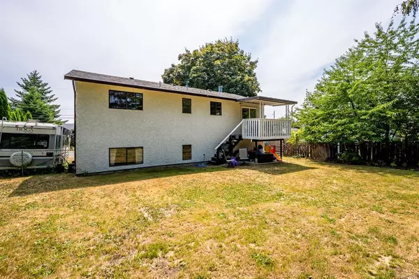 Comox, BC V9M 3L1,1626 Maquinna Ave