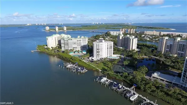 Fort Myers Beach, FL 33931,4142 Bay Beach LN 602