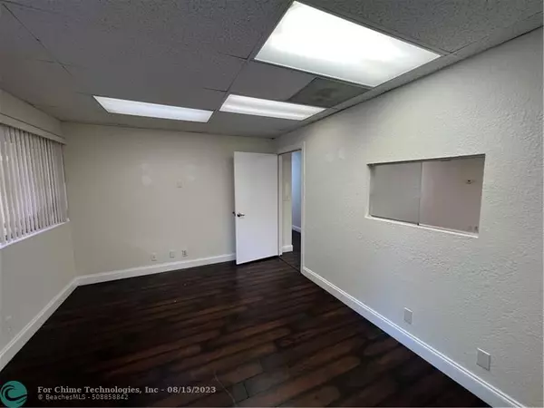 Plantation, FL 33324,270 S University Drive #284