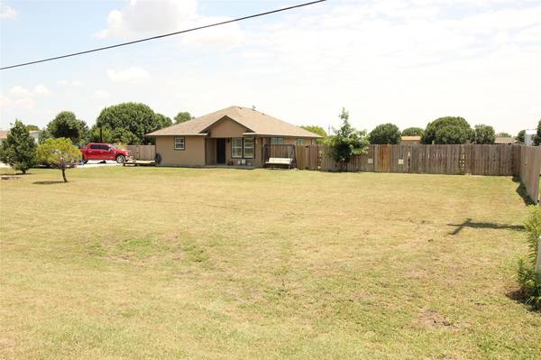 11020 Pikes Peak, Venus, TX 76084