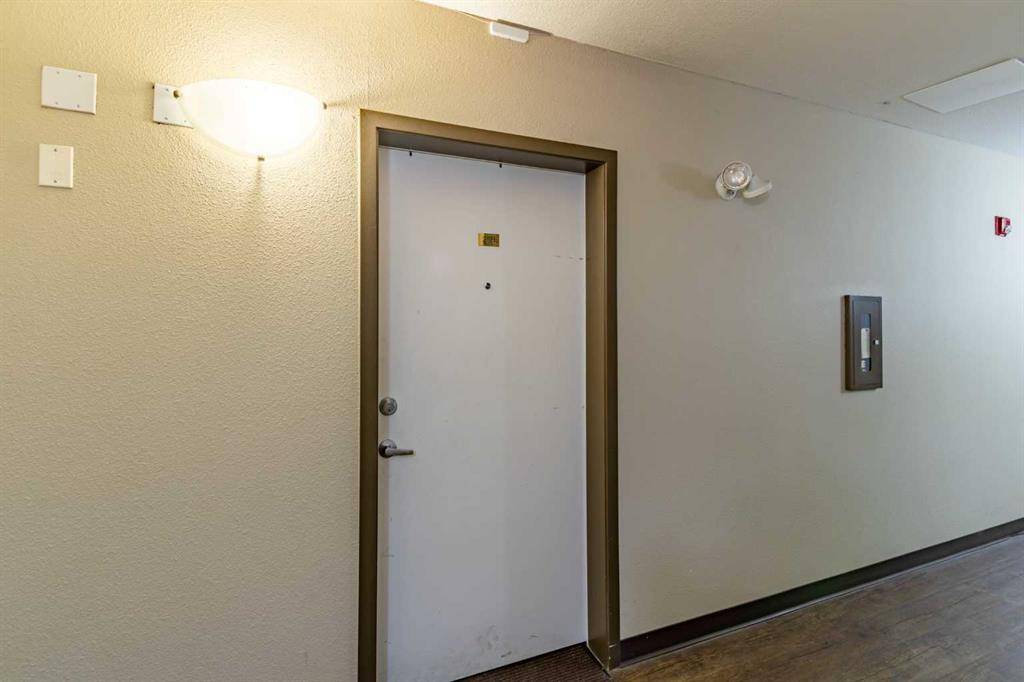Calgary, AB T3J 0G1,1140 Taradale DR NE #2121
