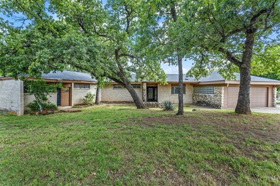 1228 Kennedale Sublett Road, Kennedale, TX 76060