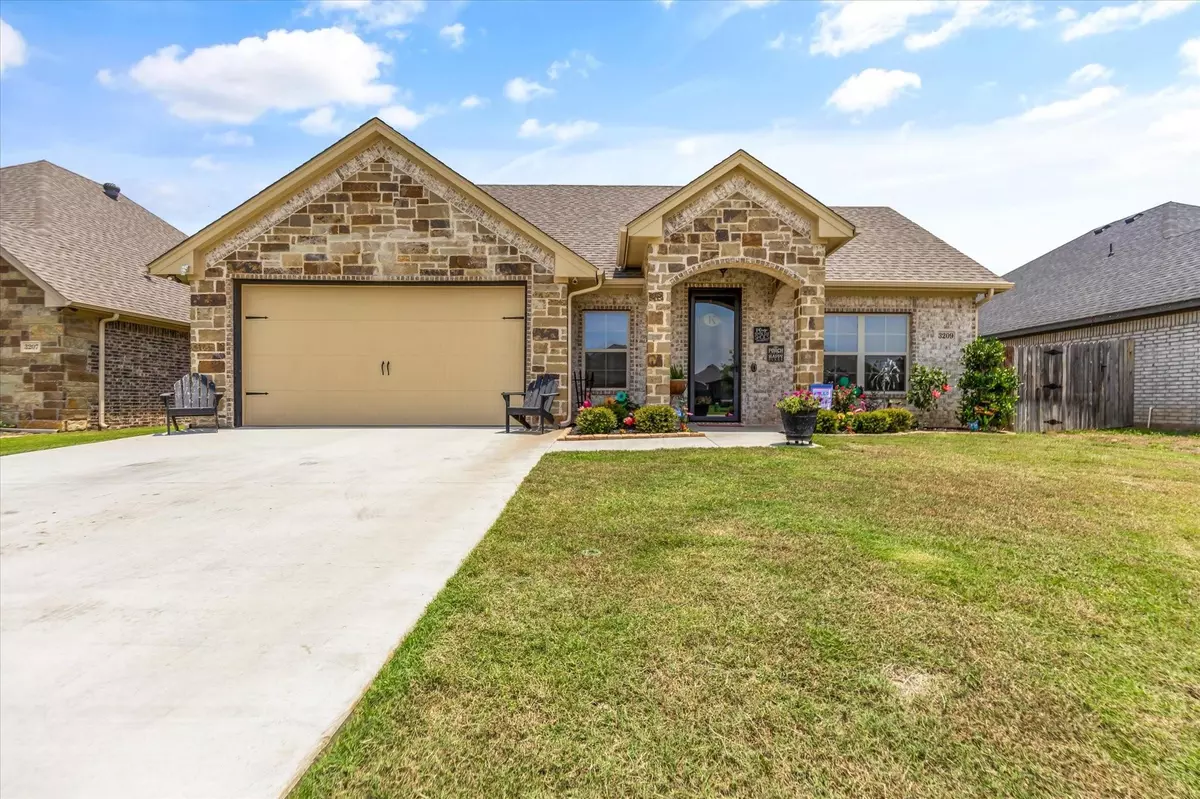 Granbury, TX 76049,3209 White Horse Drive