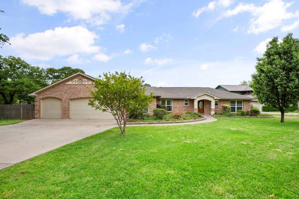 1041 Holiday Circle, Kemp, TX 75143