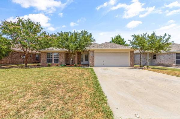 310 Preston Drive, Cleburne, TX 76033