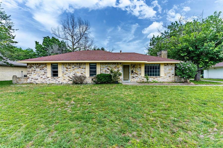 10303 Oak Creek Drive, Greenville, TX 75402