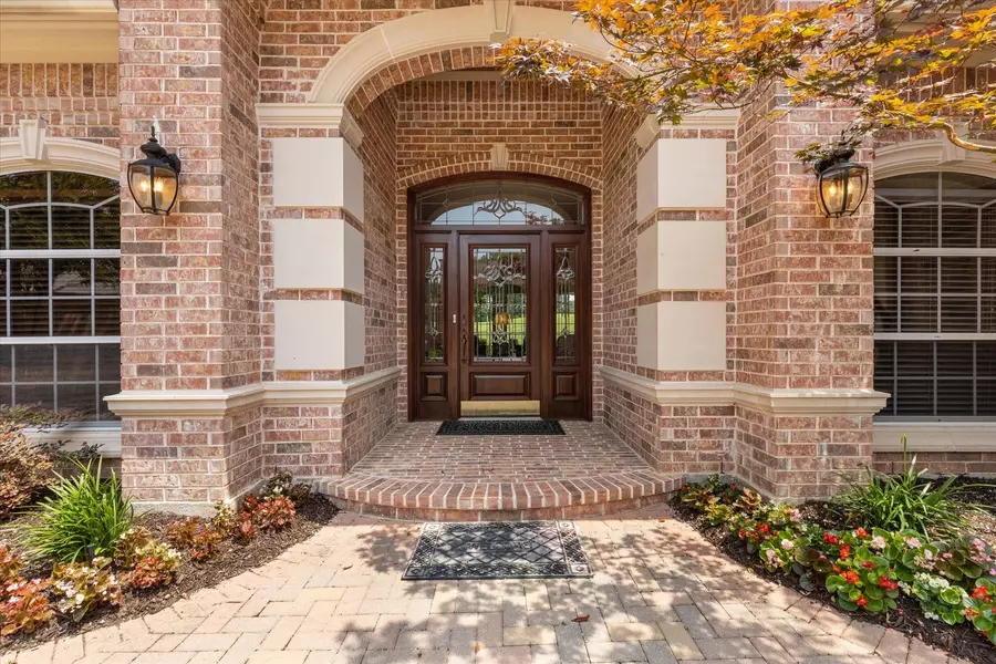 6917 Shadow Creek Court, Fort Worth, TX 76132