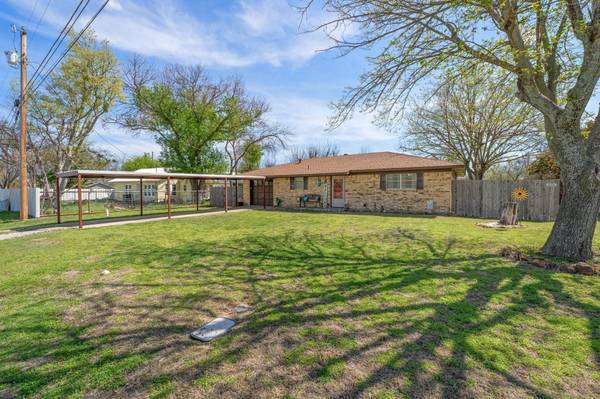 603 Kyle Street, Bangs, TX 76823