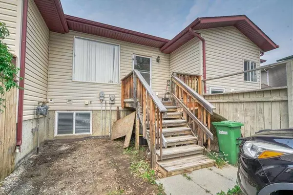 Strathmore, AB T1P 1H4,42K Green Meadow CRES