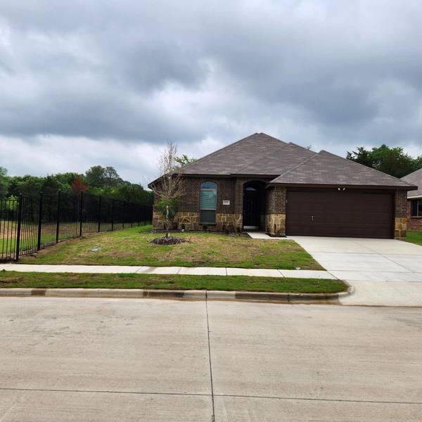 426 Greenhaven Drive, Seagoville, TX 75159