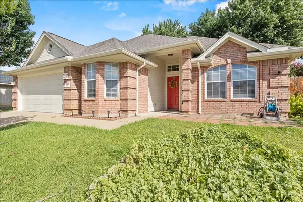 Burleson, TX 76028,541 Pleasant Valley Drive