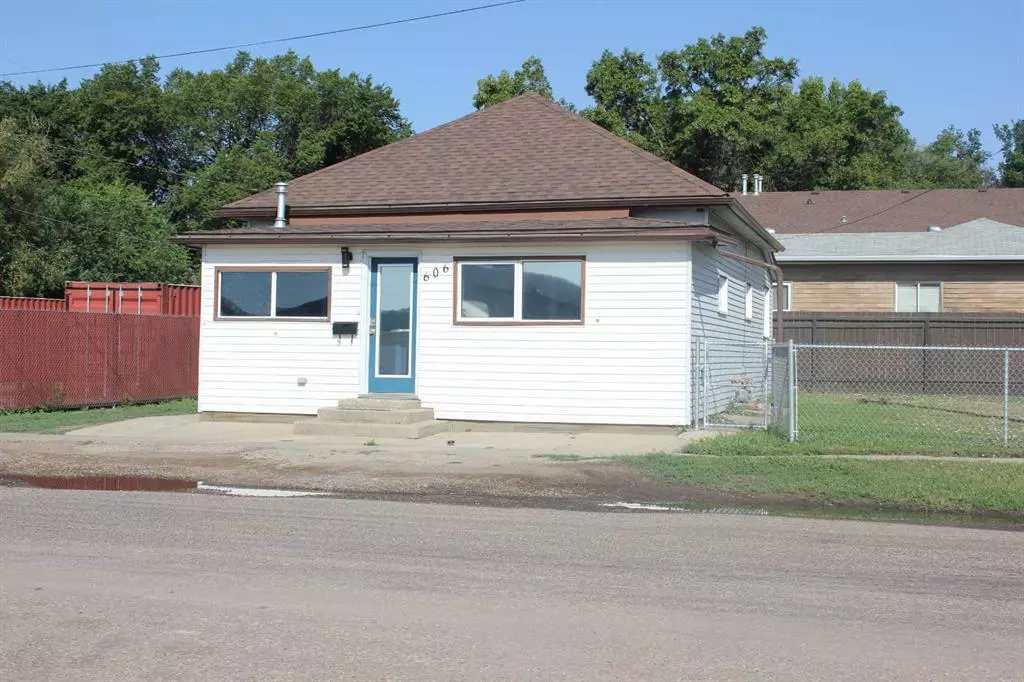 Medicine Hat, AB T1A 1E9,606 Wood ST SE