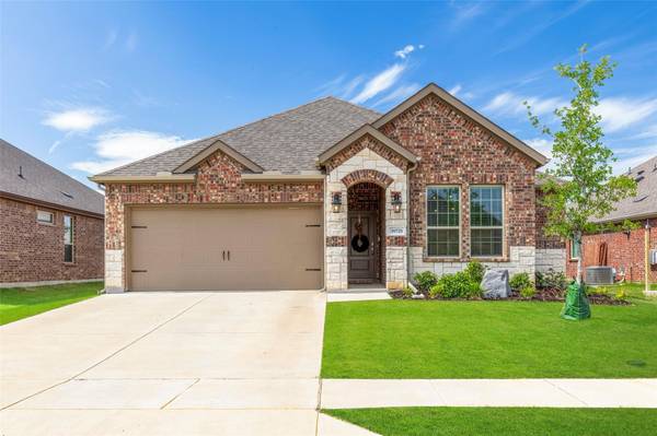 10725 Klondike Lane, Aubrey, TX 76227