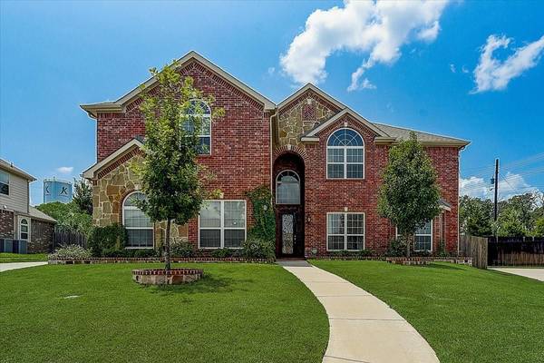 209 Chateau Avenue, Kennedale, TX 76060