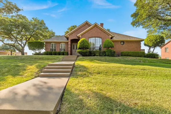 709 Berkley Drive, Cleburne, TX 76033