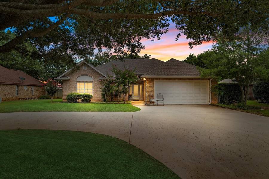 513 Amy Jo Circle, Aubrey, TX 76227