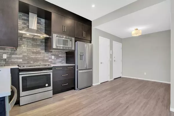 Calgary, AB T3M 1M6,120 Redstone WALK NE #202