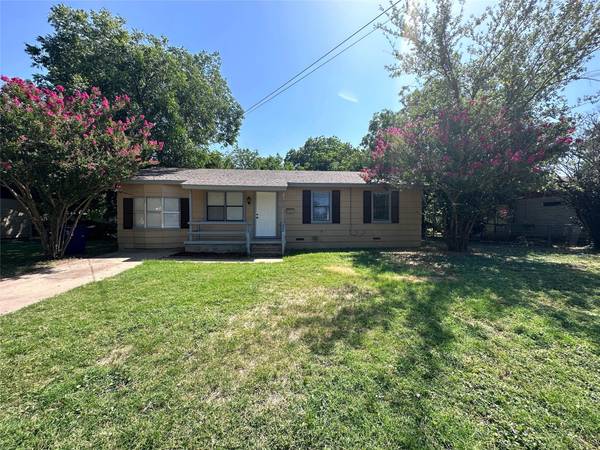 2810 1st Street, Brownwood, TX 76801