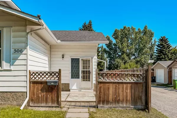 Calgary, AB T2J 4T3,506 Queensland PL SE