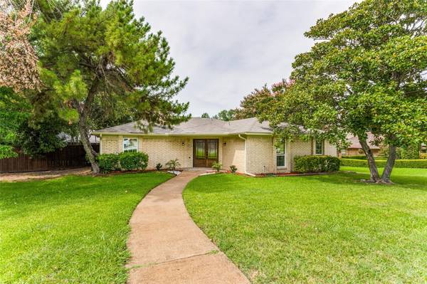 602 Branch Hollow Circle, Garland, TX 75043