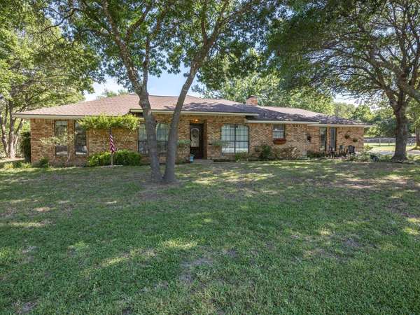 102 Silverwood Drive, Ovilla, TX 75154