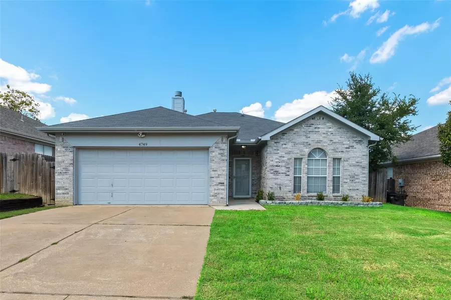 4749 Birchbend Lane, Fort Worth, TX 76137