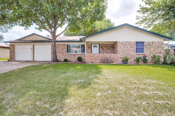 333 Navajo Drive, Keller, TX 76248