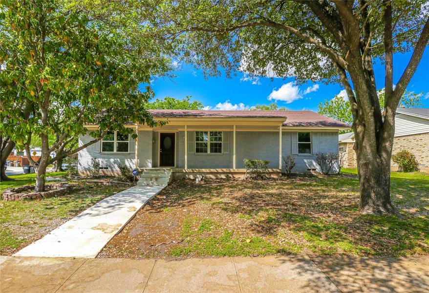 837 Poinsettia Drive, Lancaster, TX 75146