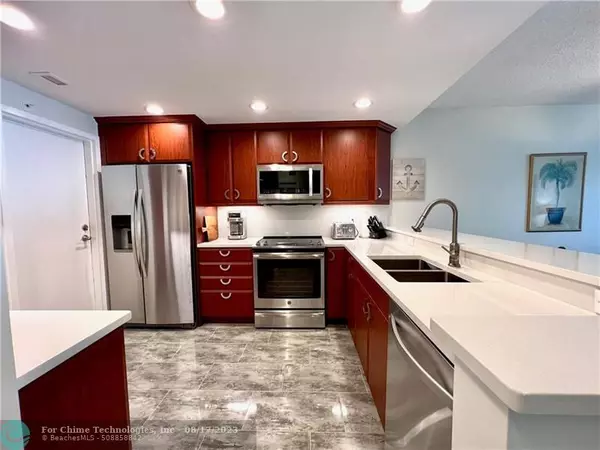 Pompano Beach, FL 33062,1500 S Ocean Blvd  #207