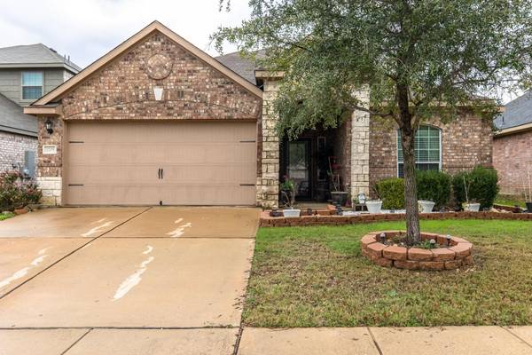 1205 Cottonwood Drive, Crowley, TX 76036