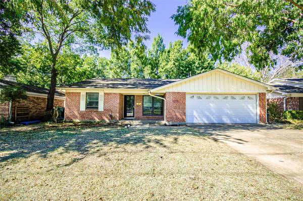 2404 N Woods Street,  Sherman,  TX 75092