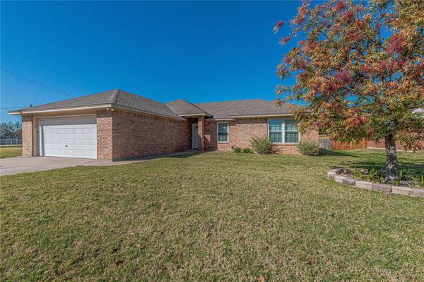 3936 Country Meadows Circle, Granbury, TX 76049