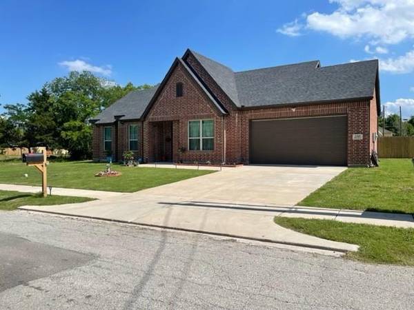 2305 BOURLAND Street, Greenville, TX 75401