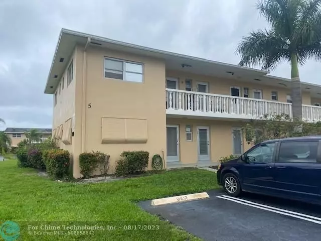 Boynton Beach, FL 33435,2101 NE 1st Ct  #101