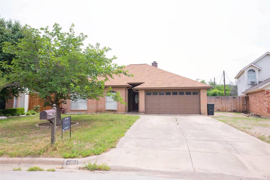 4304 Mayan Court, Lake Worth, TX 76135