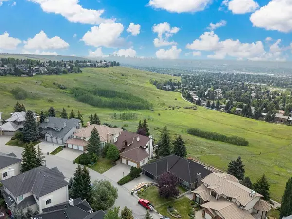 Calgary, AB T3A 3Z7,3943 Edenstone RD NW